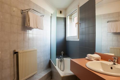 Imagen general del Hotel Kyriad Direct Rennes Ouest. Foto 7