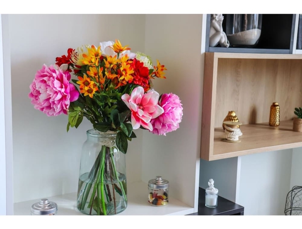 Imagen de los interiores del Hotel Kyriad Direct Roanne. Foto 19