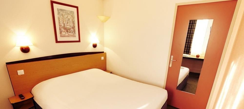 Imagen de la habitación del Hotel Kyriad Direct Saint Dizier. Foto 12