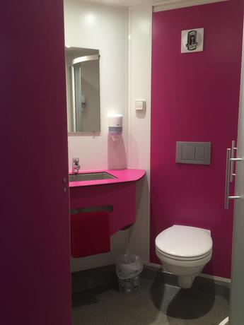 Imagen de la habitación del Hotel Kyriad Direct Saintes. Foto 3