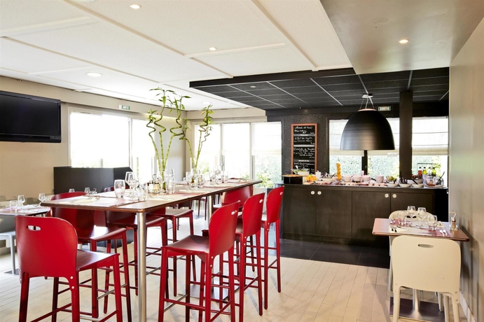 Imagen del bar/restaurante del Hotel Kyriad Direct Strasbourg Ouest - Zénith. Foto 8