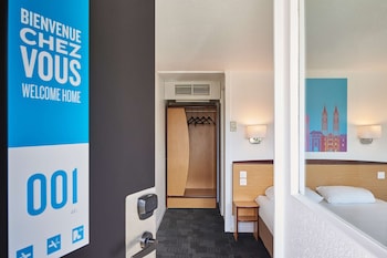 Imagen de los interiores del Hotel Kyriad Direct Strasbourg West Z&eacute;nith. Foto 12