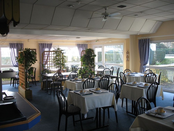Imagen del bar/restaurante del Hotel Kyriad Direct Tours Sud - Chambray Lès Tours. Foto 1