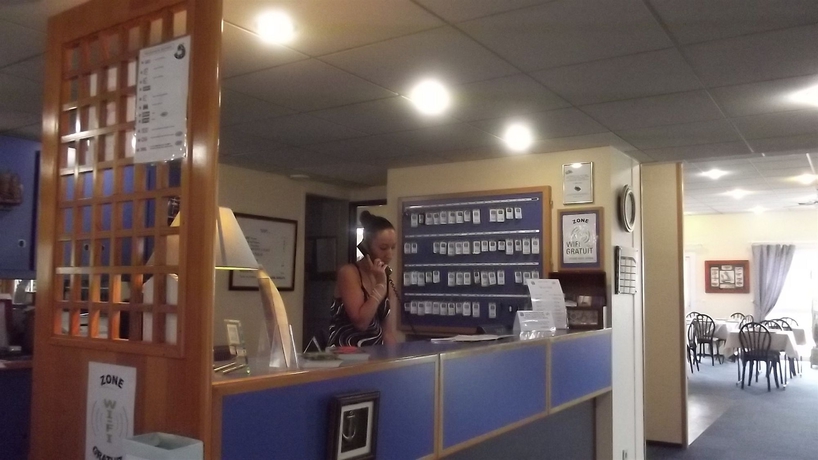 Imagen de los interiores del Hotel Kyriad Direct Tours Sud - Chambray Lès Tours. Foto 8