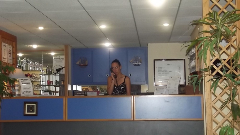 Imagen de los interiores del Hotel Kyriad Direct Tours Sud - Chambray Lès Tours. Foto 9