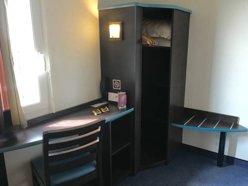 Imagen de la habitación del Hotel Kyriad Dol De Bretagne. Foto 11