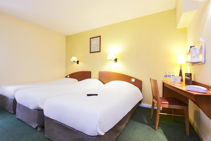 Imagen de la habitación del Hotel Kyriad Dunkerque Loon Plage. Foto 13