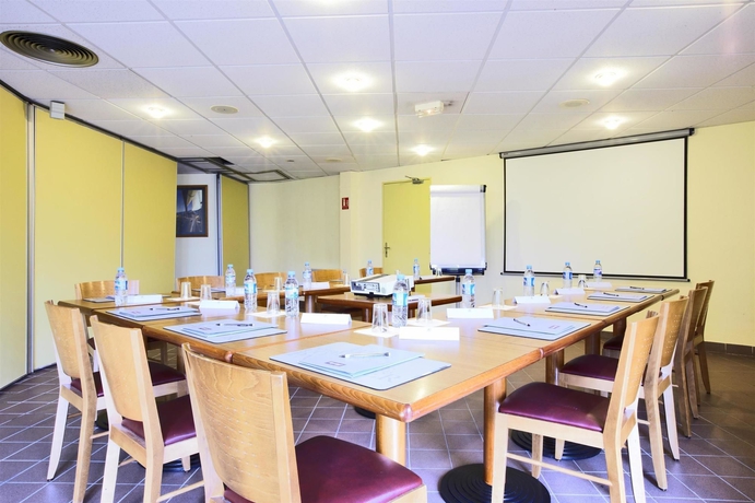 Imagen de los interiores del Hotel Kyriad Dunkerque Loon Plage. Foto 15