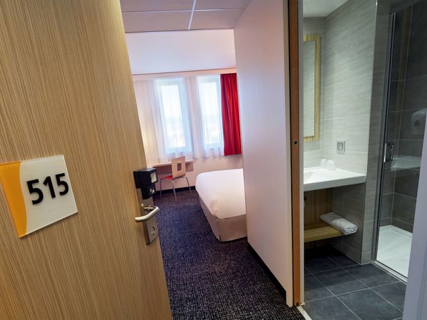 Imagen de la habitación del Hotel Kyriad ECO - Clermont Ferrand Estaing. Foto 3