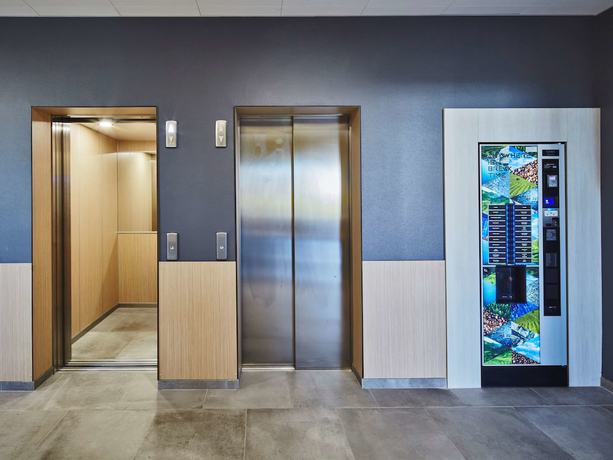 Imagen de los interiores del Hotel Kyriad ECO - Clermont Ferrand Estaing. Foto 14