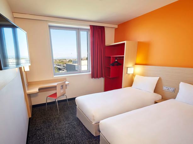 Imagen de la habitación del Hotel Kyriad ECO - Clermont Ferrand Estaing. Foto 5