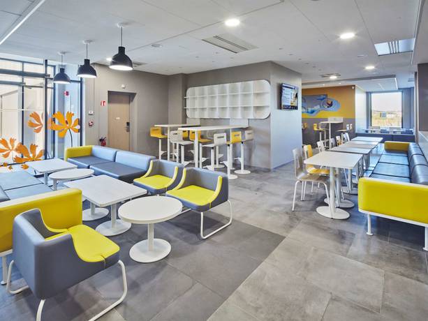 Imagen de los interiores del Hotel Kyriad ECO - Clermont Ferrand Estaing. Foto 17