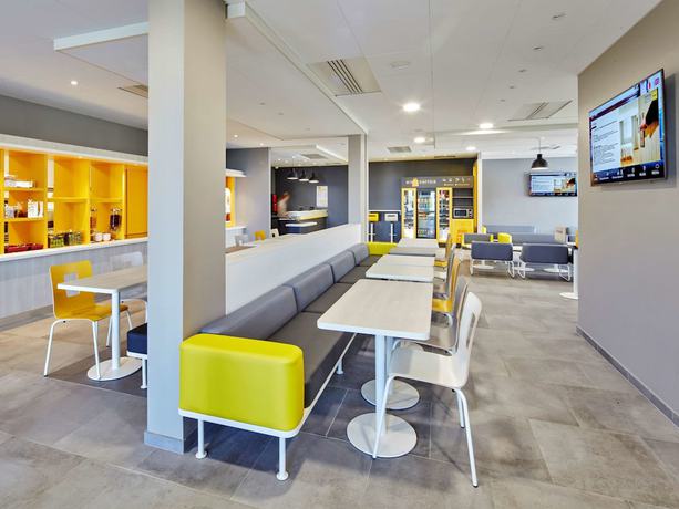 Imagen de los interiores del Hotel Kyriad ECO - Clermont Ferrand Estaing. Foto 19