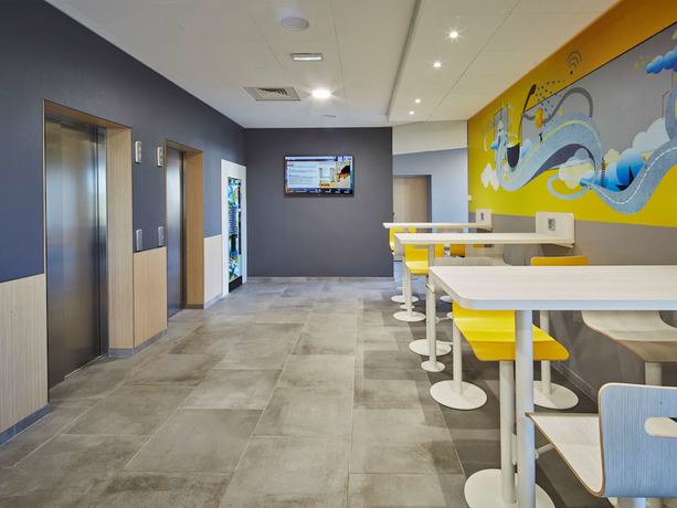 Imagen de los interiores del Hotel Kyriad ECO - Clermont Ferrand Estaing. Foto 20