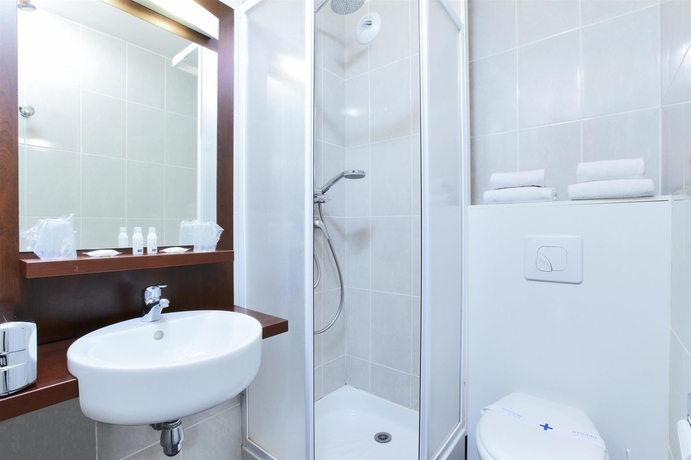 Imagen de la habitación del Hotel Kyriad ECO - Perpignan Nord A&eacute;roport. Foto 8