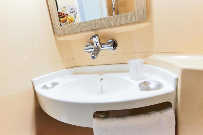 Imagen de la habitación del Hotel Kyriad ECO - Roissy - A&eacute;roport Paris-Charles de Gaulle. Foto 8