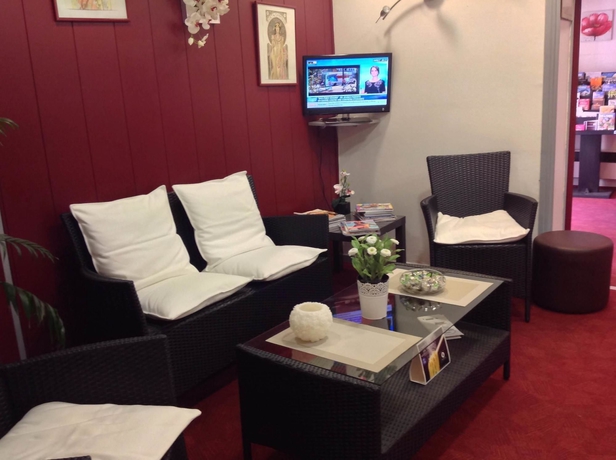 Imagen del bar/restaurante del Hotel Kyriad Epernay. Foto 3