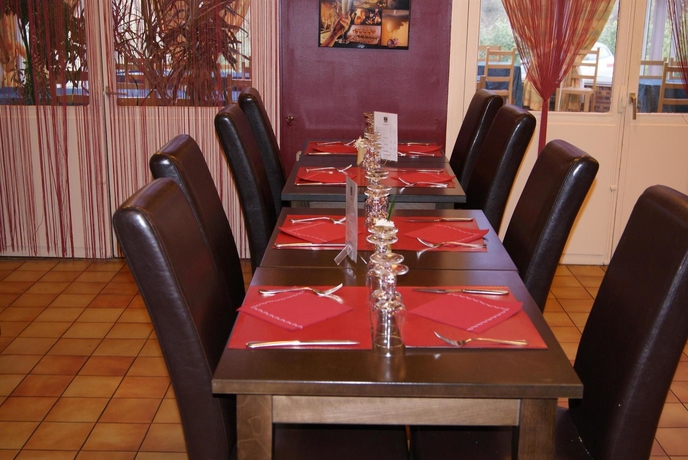 Imagen del bar/restaurante del Hotel Kyriad Epernay. Foto 5