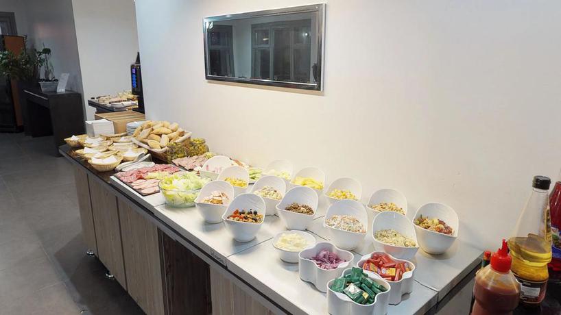 Imagen general del Hotel Kyriad Fontenay Tresigny. Foto 7