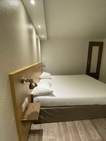 Imagen de la habitación del Hotel Kyriad Fontenay Tresigny. Foto 9