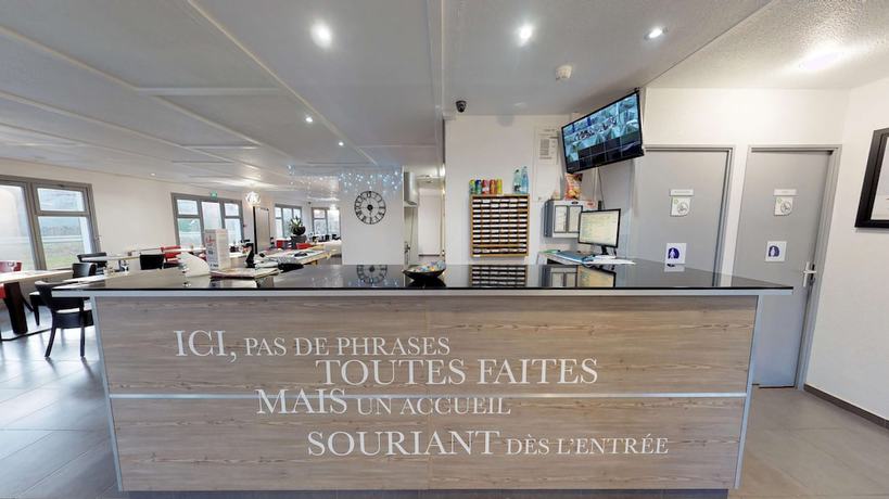 Imagen de los interiores del Hotel Kyriad Fontenay Tresigny. Foto 20