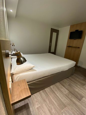 Imagen de la habitación del Hotel Kyriad Fontenay Tresigny. Foto 16