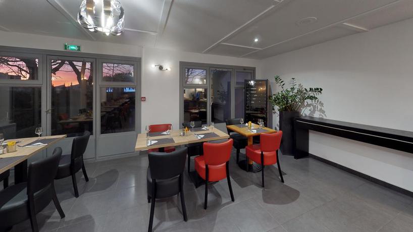 Imagen general del Hotel Kyriad Fontenay Tresigny. Foto 8