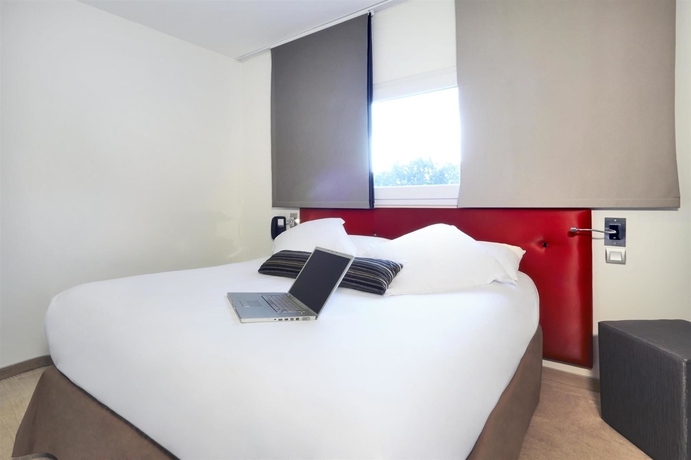 Imagen de la habitación del Hotel Kyriad Fréjus Centre - Saint-raphaël. Foto 13