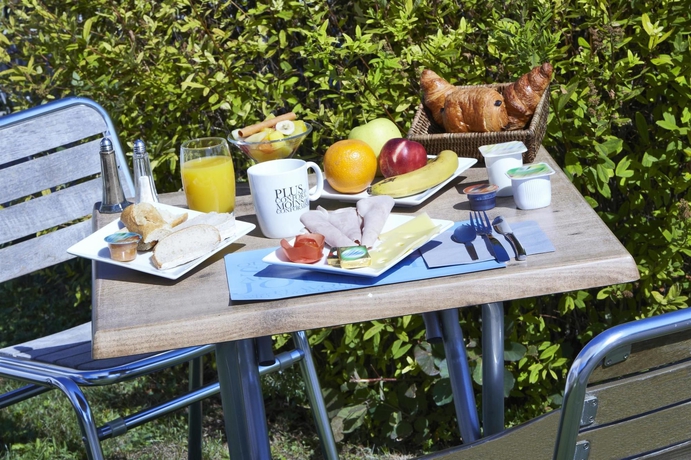 Imagen del bar/restaurante del Hotel Kyriad Geneve - Saint-genis-pouilly. Foto 5