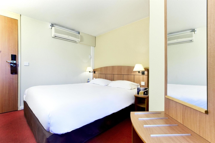 Imagen de la habitación del Hotel Kyriad Geneve - Saint-genis-pouilly. Foto 10