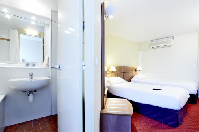 Imagen de la habitación del Hotel Kyriad Geneve - Saint-genis-pouilly. Foto 12