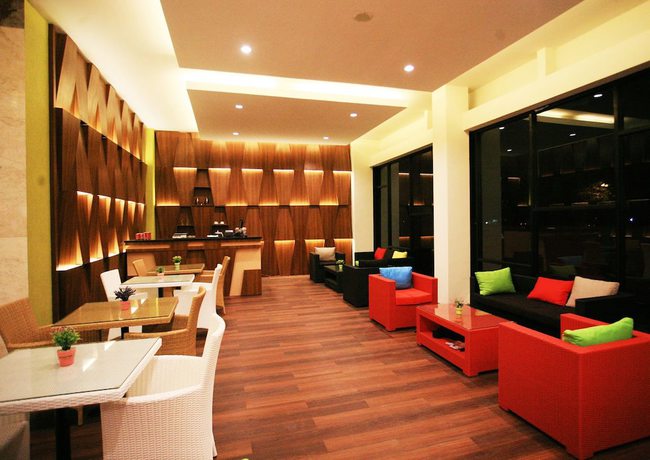 Imagen de los interiores del Hotel Kyriad Grand Master Purwodadi. Foto 9