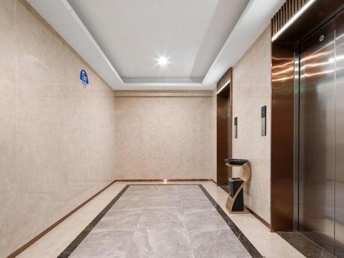 Imagen general del Hotel Kyriad Guigang Wuyue Plaza Railway Station. Foto 8