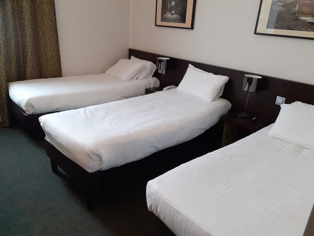 Imagen de la habitación del Hotel Kyriad H&ocirc;tel Orly A&eacute;roport - Athis Mons. Foto 8