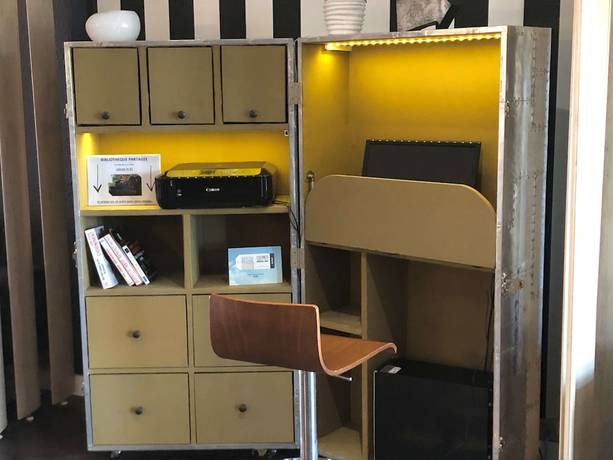 Imagen de los interiores del Hotel Kyriad H&ocirc;tel Orly A&eacute;roport - Athis Mons. Foto 12