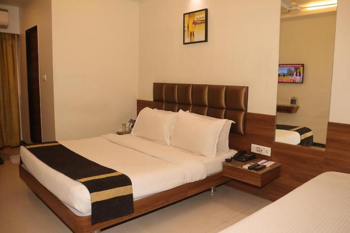Imagen de la habitación del Hotel Kyriad Hotel Indore. Foto 5