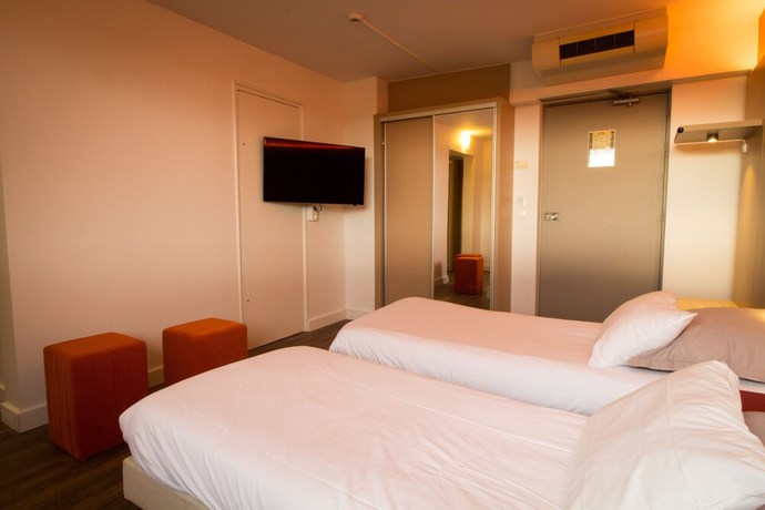 Imagen de la habitación del Hotel Kyriad - L'Isle-D'Abeau Bourgoin-Jallieu. Foto 7