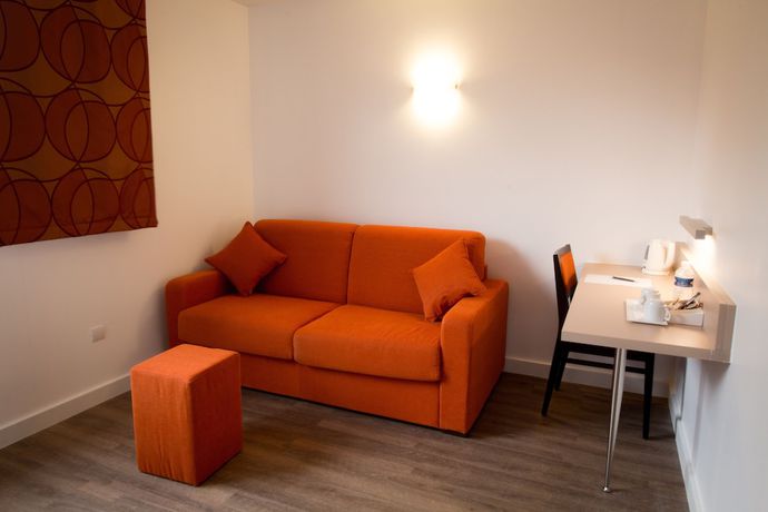 Imagen de la habitación del Hotel Kyriad - L'Isle-D'Abeau Bourgoin-Jallieu. Foto 10