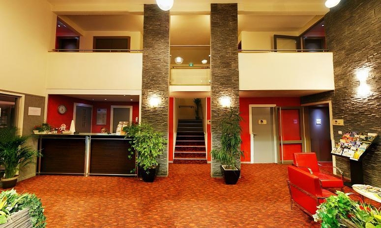 Imagen de la habitación del Hotel Kyriad La Fleche. Foto 5