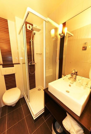 Imagen de la habitación del Hotel Kyriad La Fleche. Foto 6