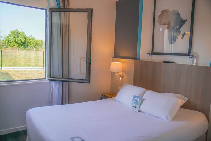 Imagen de la habitación del Hotel Kyriad La Fleche. Foto 1