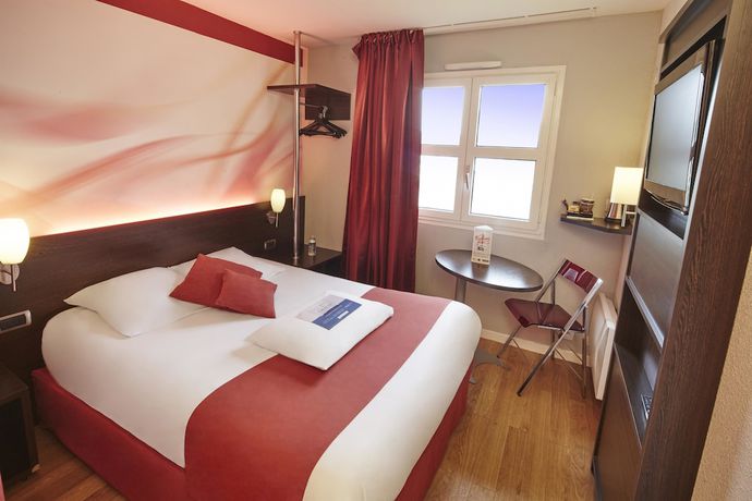 Imagen de la habitación del Hotel Kyriad La Fleche. Foto 2