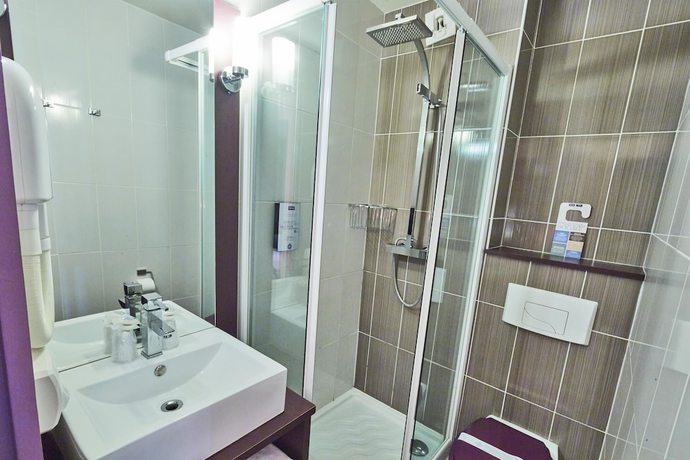 Imagen de la habitación del Hotel Kyriad La Fleche. Foto 4