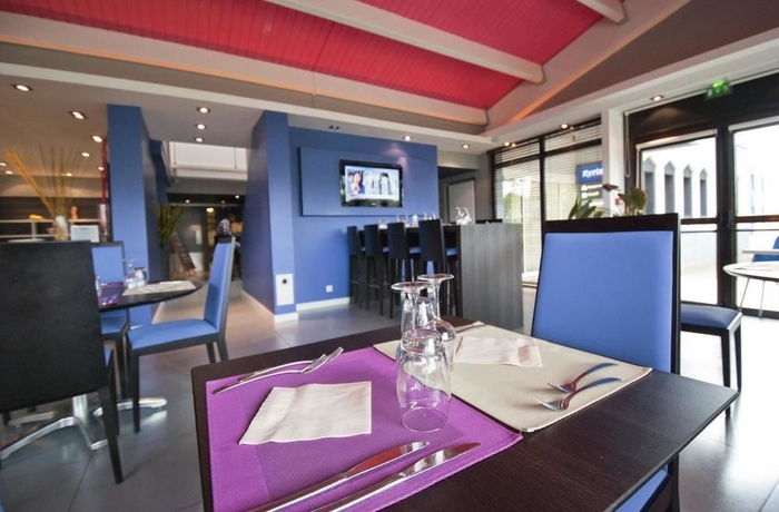 Imagen del bar/restaurante del Hotel Kyriad La Roche Sur Yon. Foto 5