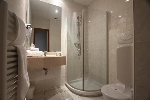 Imagen general del Hotel Kyriad Lamballe. Foto 2