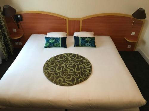 Imagen de la habitación del Hotel Kyriad Lamballe. Foto 15