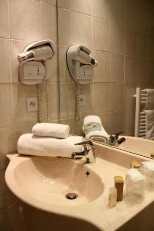 Imagen general del Hotel Kyriad Lamballe. Foto 7