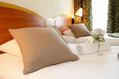 Imagen de la habitación del Hotel Kyriad Lamballe. Foto 20