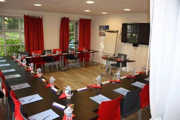 Imagen de los interiores del Hotel Kyriad Lannion. Foto 6