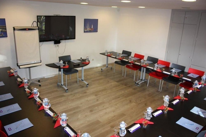 Imagen de los interiores del Hotel Kyriad Lannion. Foto 7
